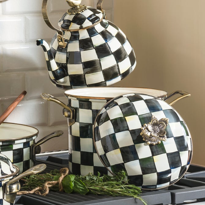 Courtly Check 7 Quart Stockpot image number 3