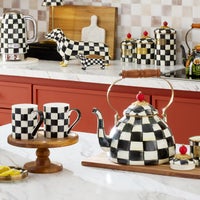 Courtly Check 2 Quart Kettle & 2 Porcelain Mug Set