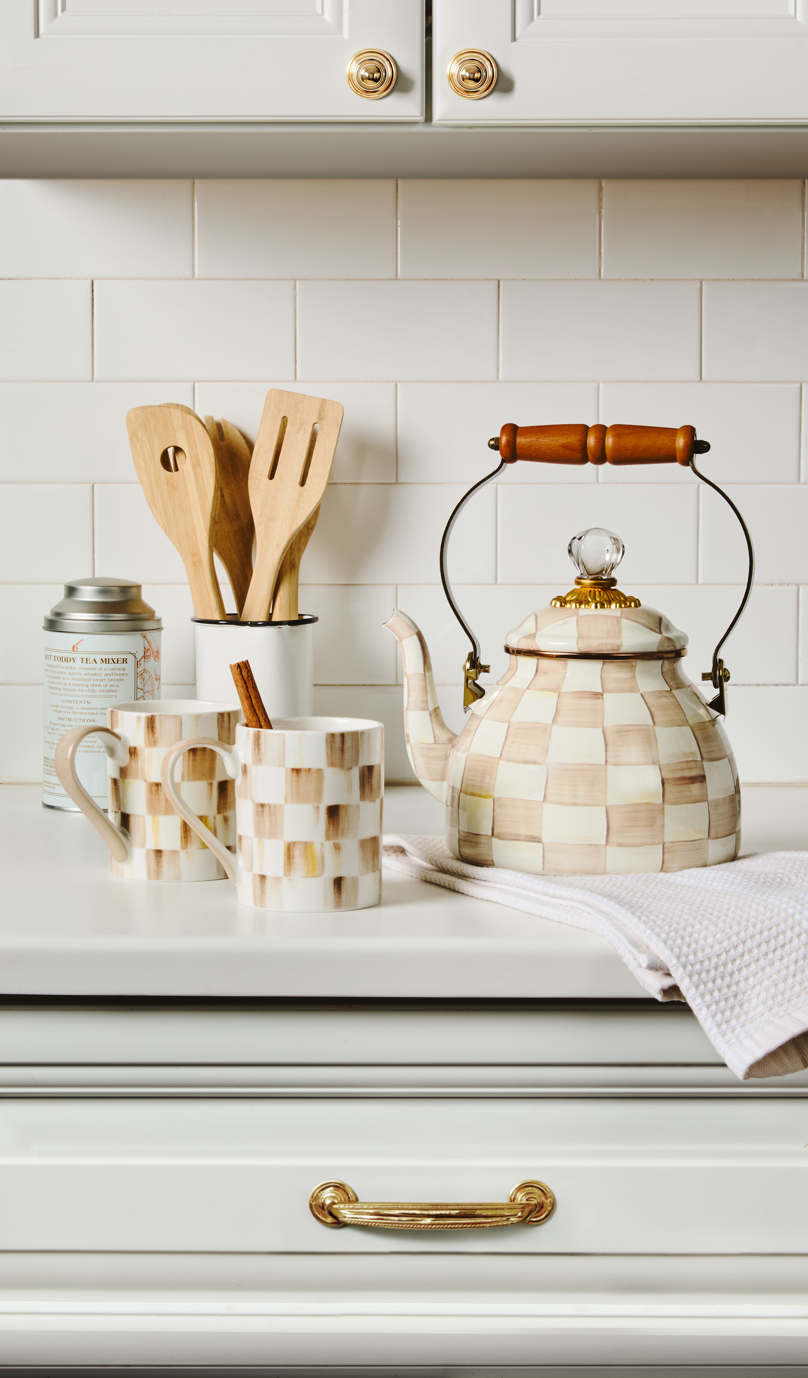 ★You ☆★GPSケース バイアスチェック&チェリー ミルクティー Mocha Check 2 Quart Kettle & Porcelain Mug Set