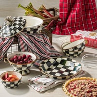 Courtly Check Pie Plate