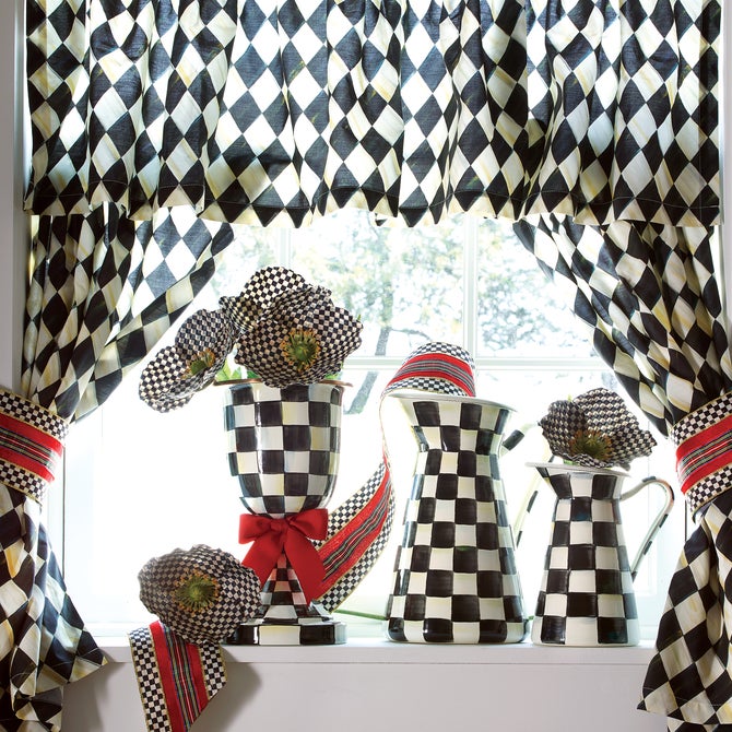 Courtly Check Medium Practical Pitcher image number 1