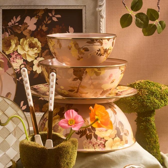 Wild Rose Mauve Medium Everyday Bowl image number 3
