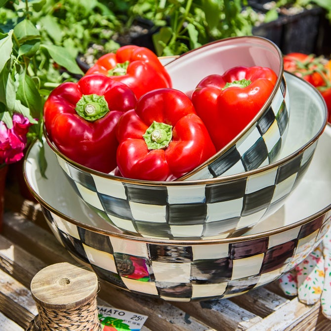 Courtly Check Medium Everyday Bowl image number 15