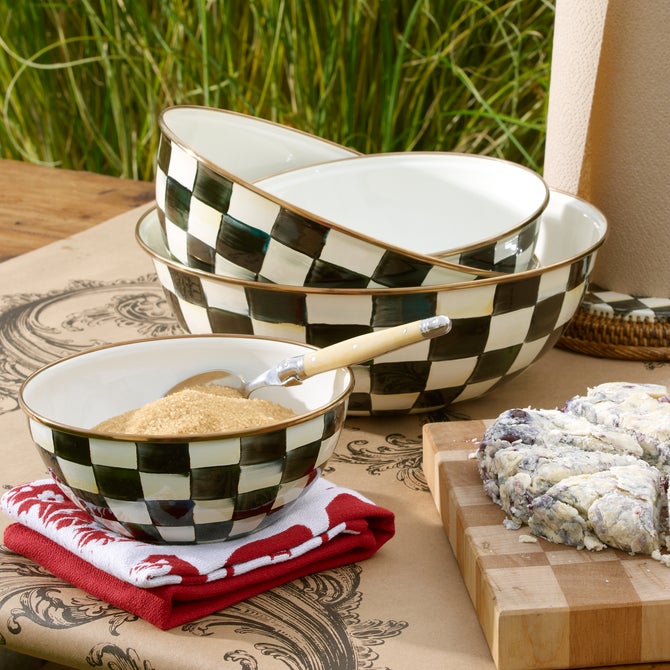 Courtly Check Large Everyday Bowl image number 1