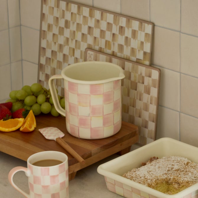 Rosy Check 7 Cup Measuring Cup image number 3