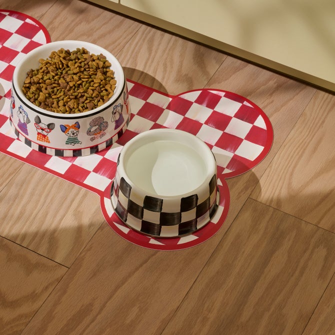 Courtly Check Medium Pet Dish image number 10