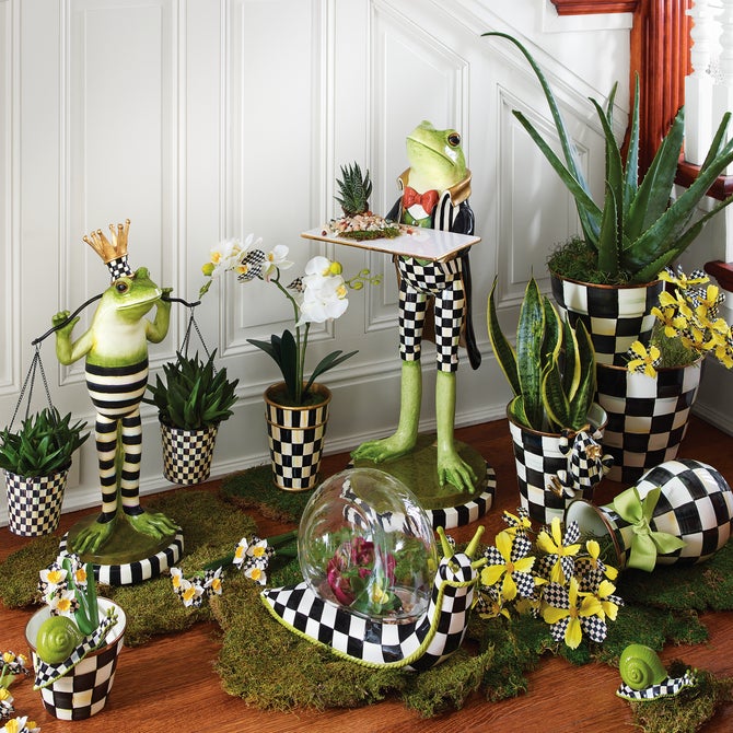 Courtly Check Small Garden Pot image number 10