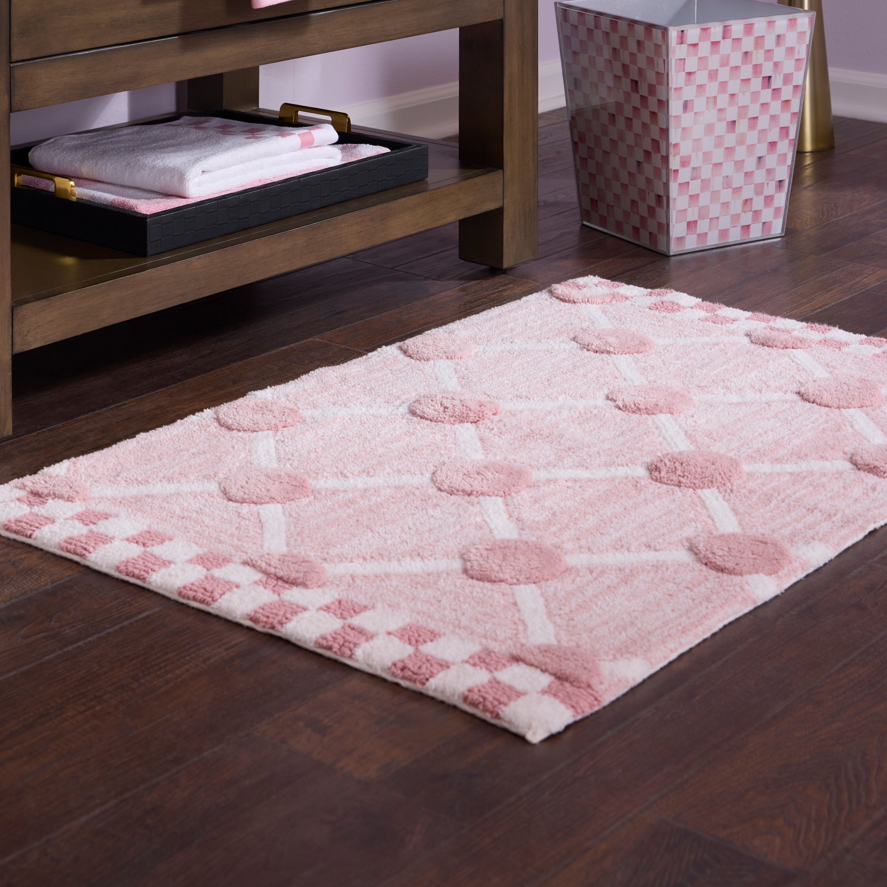 lattice-and-dot-bath-rug_1.jpg