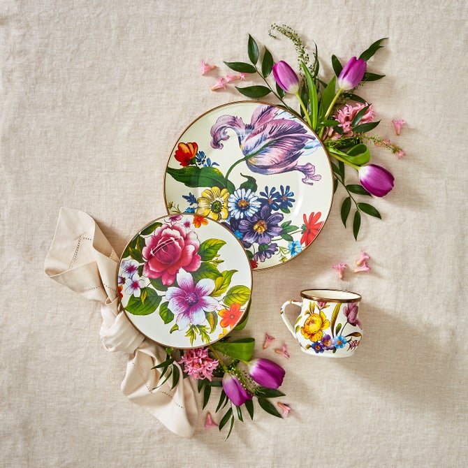 White Flower Market Charger/Plate image number 0